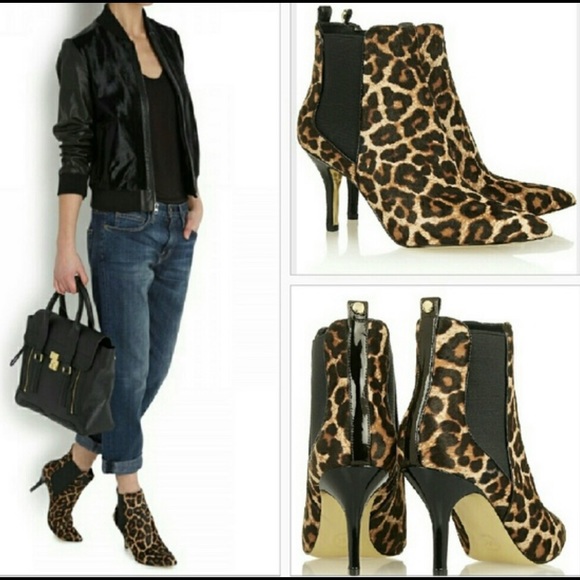 Stylish Michael Kors Booties - Picture 3 of 14